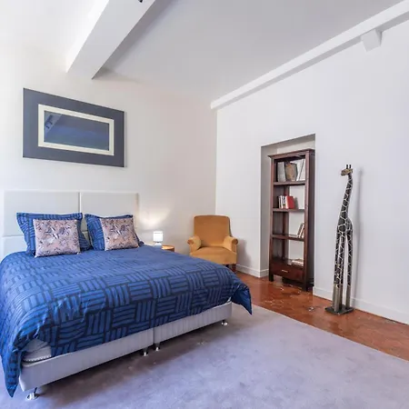 Old Town Apartment *